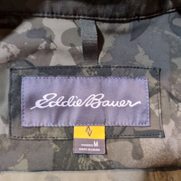 Eddie Bauer Womens M Travex Vest Green Camo Stretch Pocket Travel Hike Camp - Picture 10 of 16